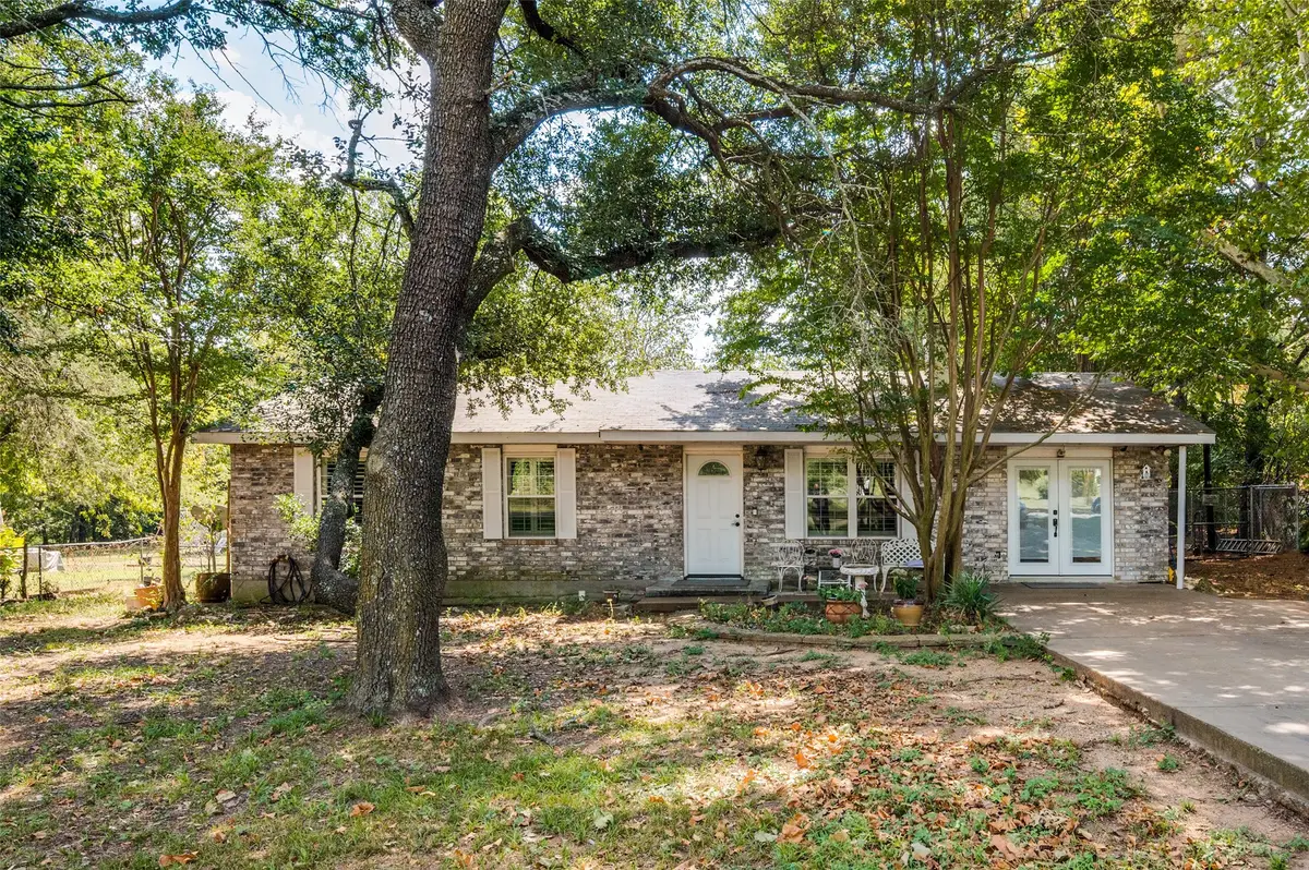 407 E Oakdale Street, Keene, TX 76059 - Image #1