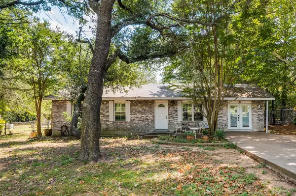 407 E Oakdale Street, Keene, TX 76059