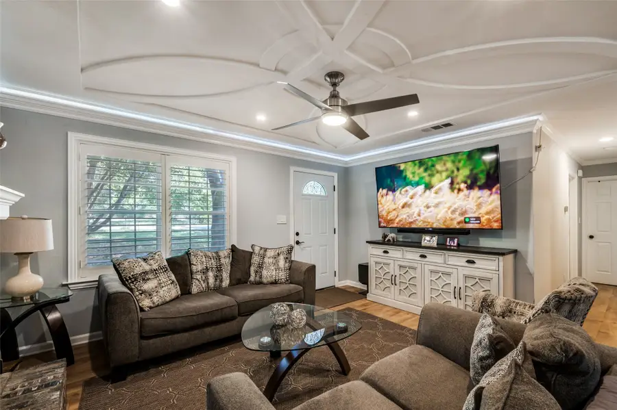 407 E Oakdale Street, Keene, TX 76059 - Image #3