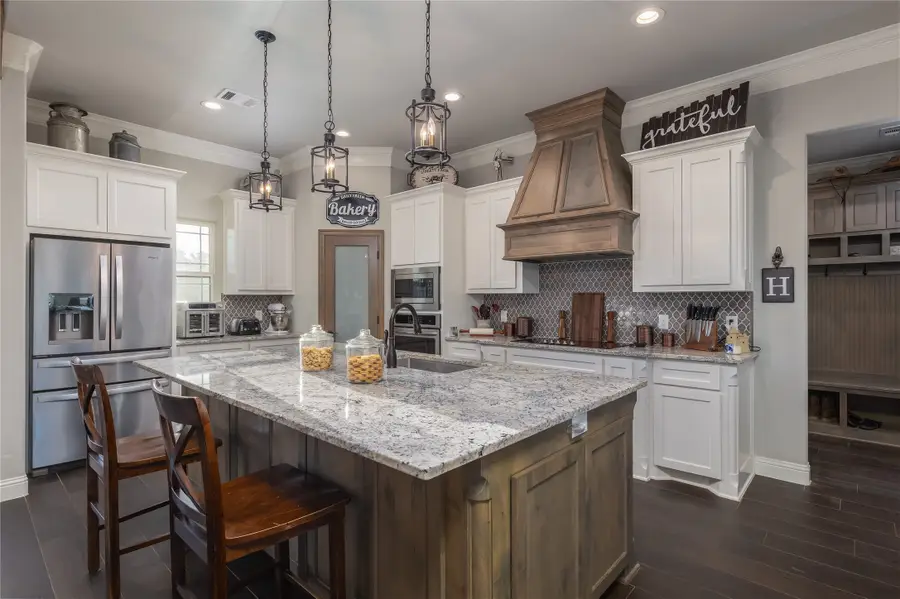 114 Altom Road, Springtown, TX 76082 - Image #2