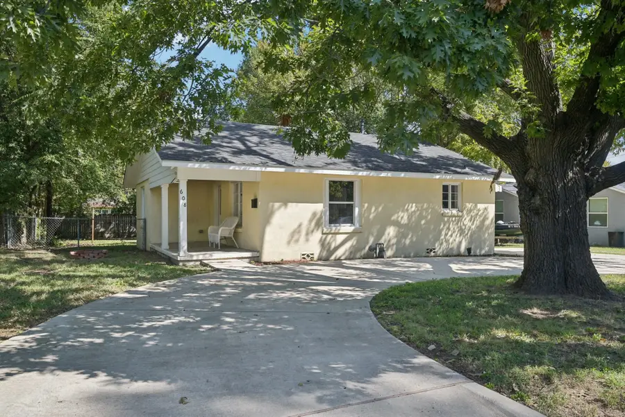 608 W High Street, Terrell, TX 75160 - Image #3