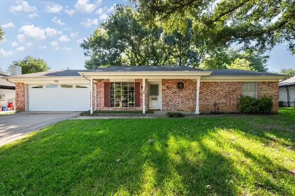3724 Billie Faye Drive, North Richland Hills, TX 76180