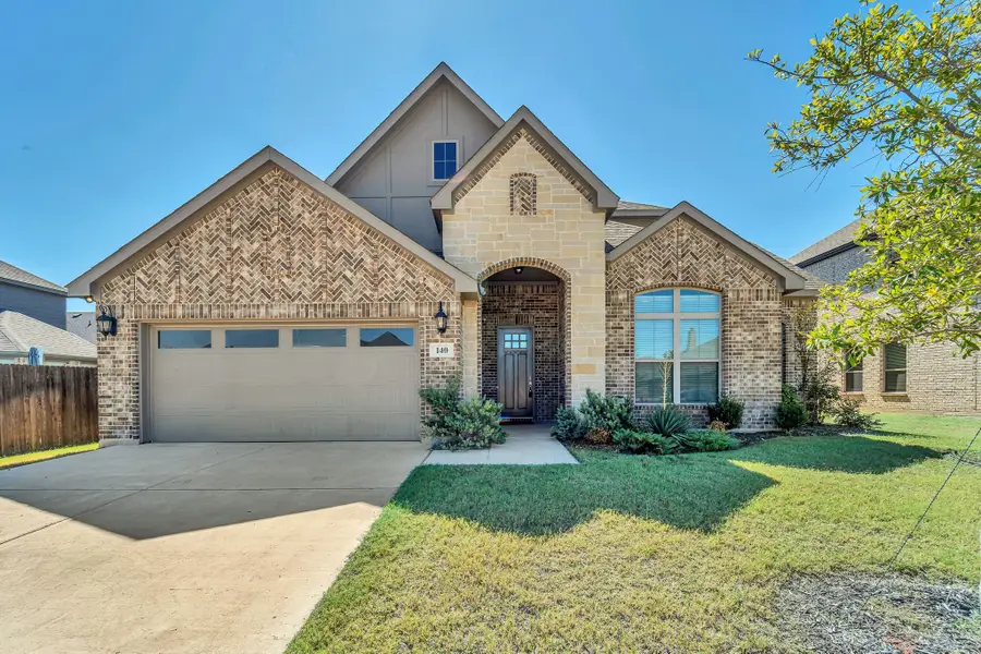 140 Crockett Drive, Waxahachie, TX 75165 - Image #2