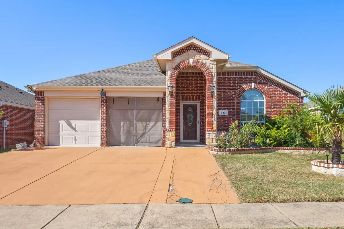 943 Furlong Drive, Grand Prairie, TX 75051 - Image #1