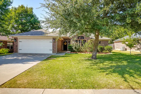 1116 Brown Crest Road, Burleson, TX 76028