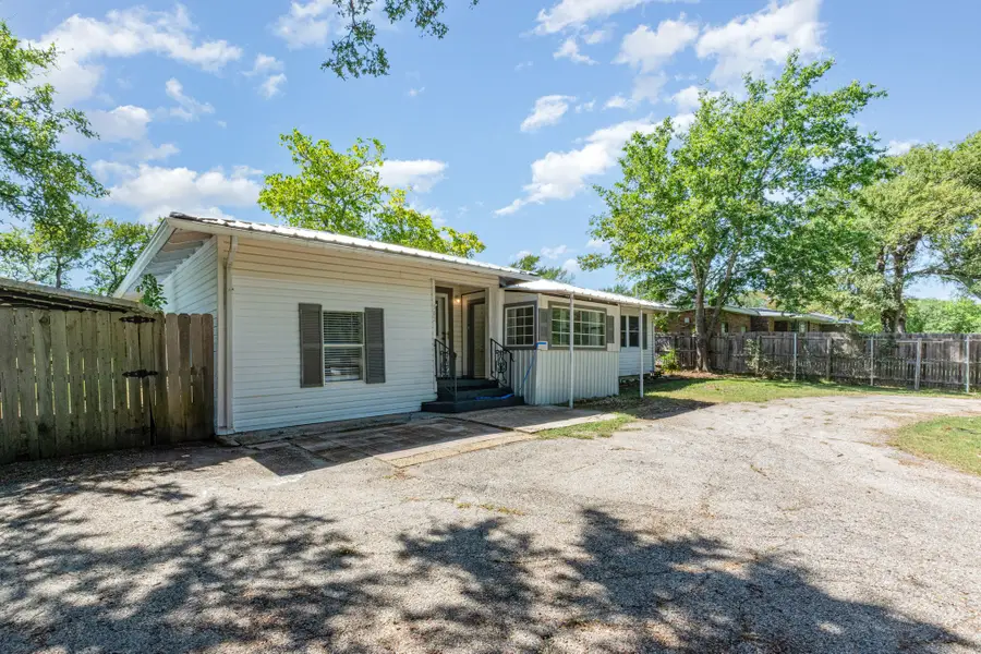 502 W Bells Boulevard, Bells, TX 75414 - Image #2
