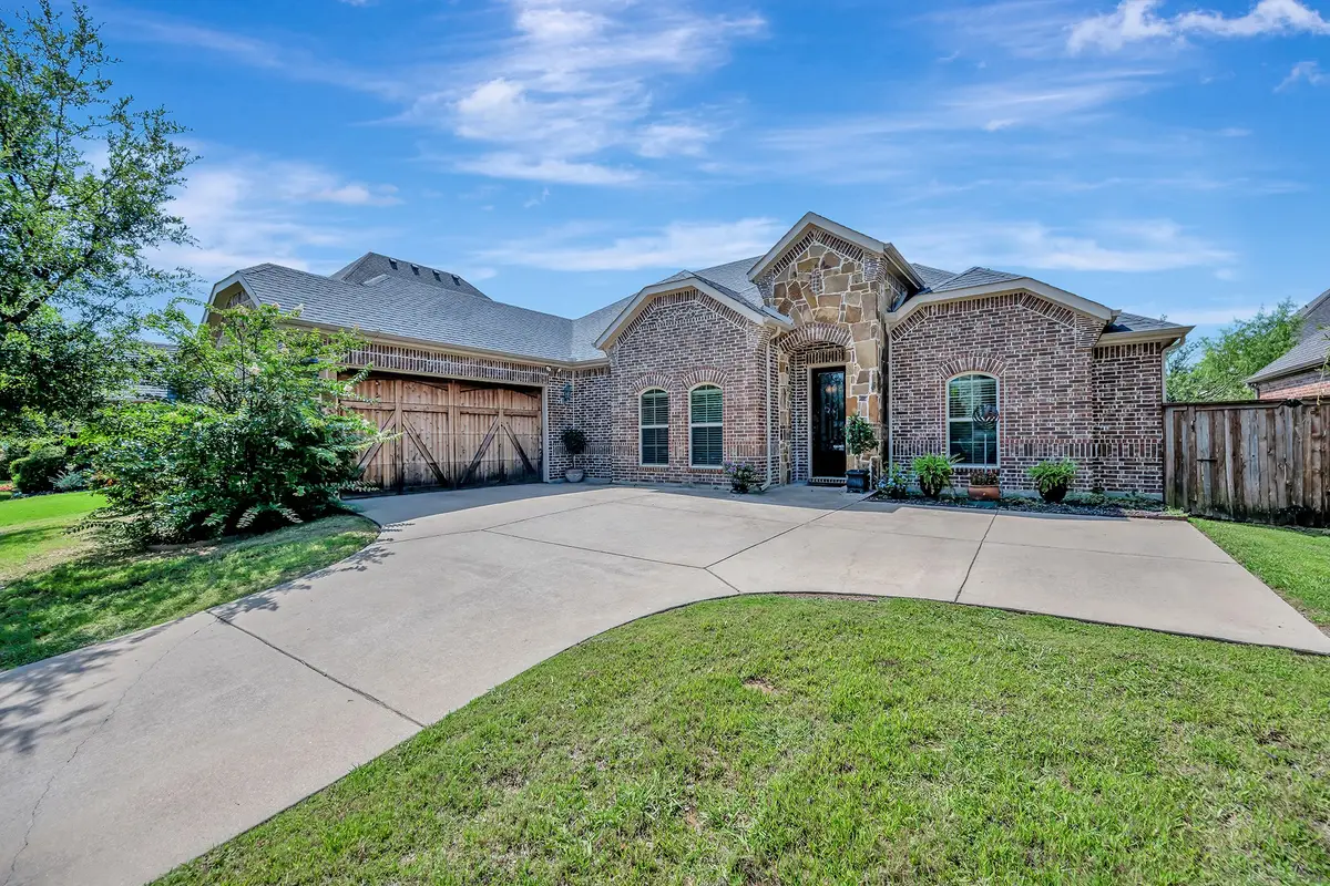 129 Mckinley Drive, Burleson, TX 76028 - Image #1