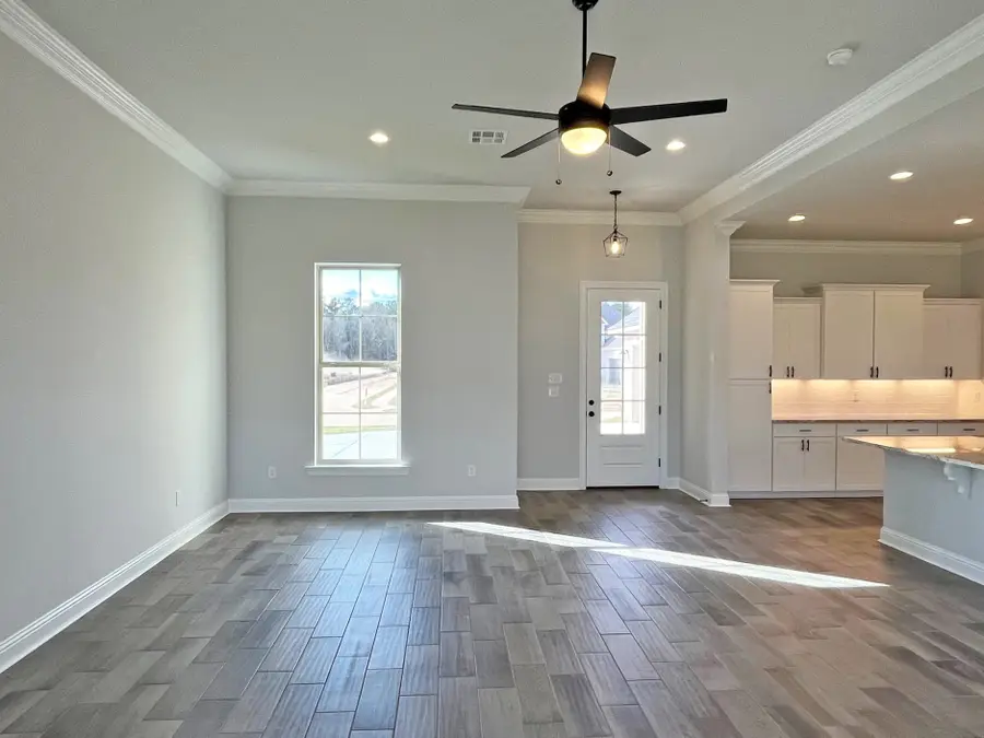 273 Woodcrest Drive, Stonewall, LA 71078 - Image #2