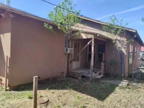 102 W Wharton Avenue, Electra, TX 76360