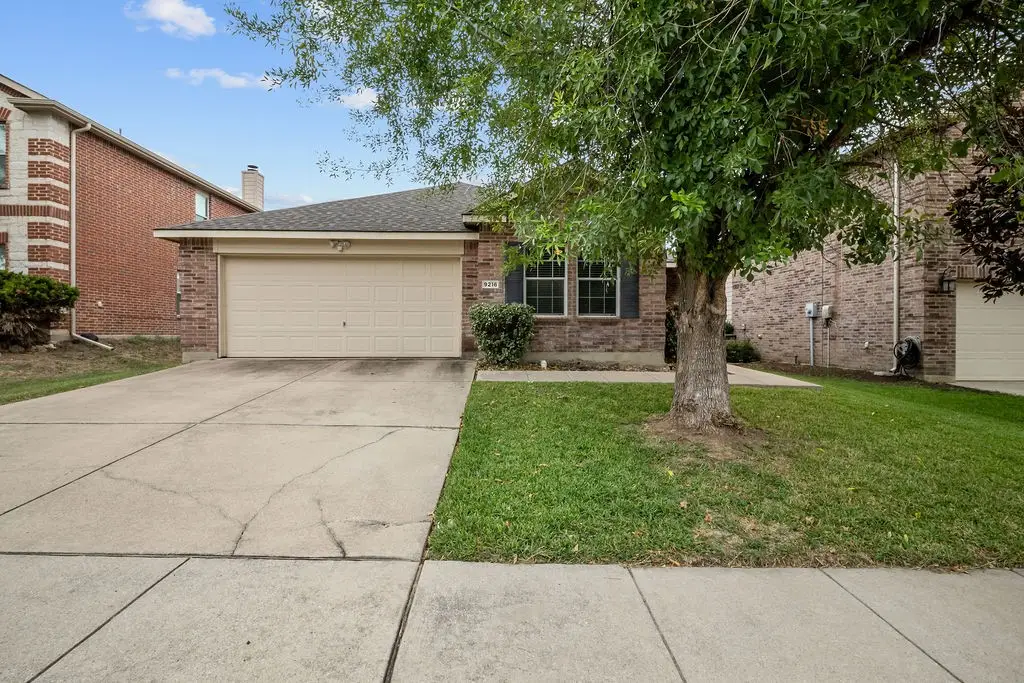 9216 White Swan Place, Fort Worth, TX 76177 - Image #1