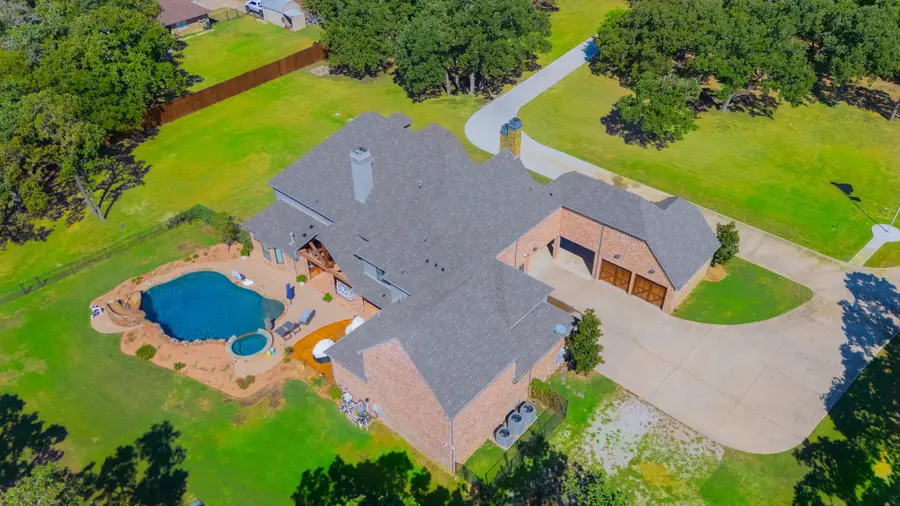 594 Turner Warnell Road, Mansfield, TX 76063 - Image #2