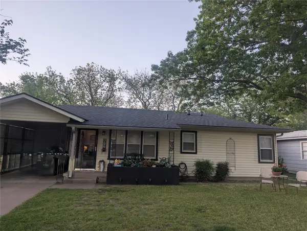 706 W Bloodworth Street, Olney, TX 76374