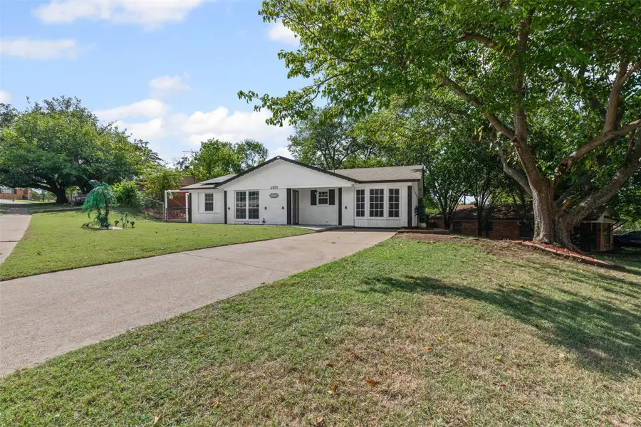 4859 Ivy Hill Court, Fort Worth, TX 76135 - Image #2