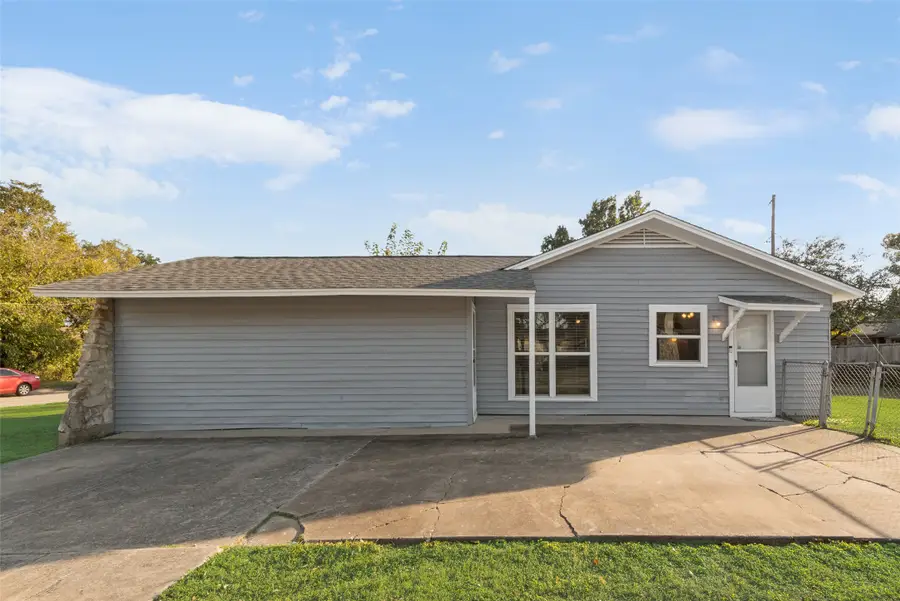 6300 Suellen Lane, Forest Hill, TX 76119 - Image #2