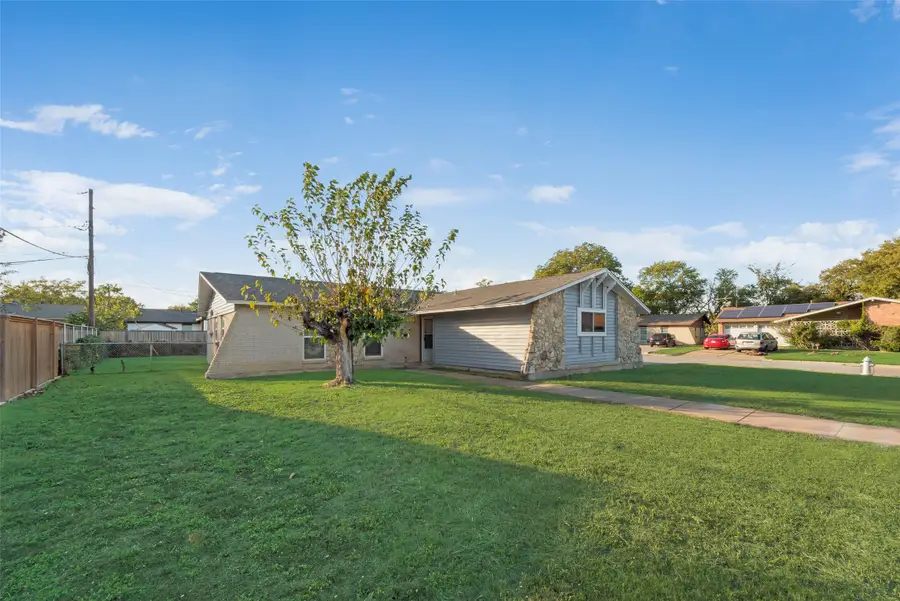 6300 Suellen Lane, Forest Hill, TX 76119 - Image #3