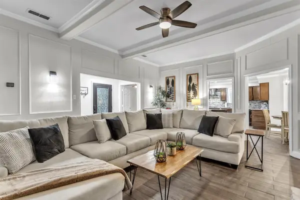 1018 Gracelane Drive, DeSoto, TX 75115