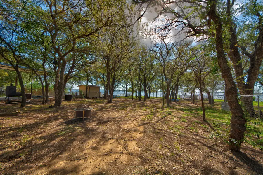 190 Meadow Pond Court, Runaway Bay, TX 76426 - Image #2