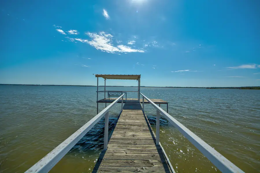 190 Meadow Pond Court, Runaway Bay, TX 76426 - Image #3