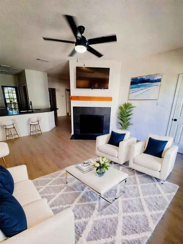 4800 W Lovers Lane #212, Dallas, TX 75209