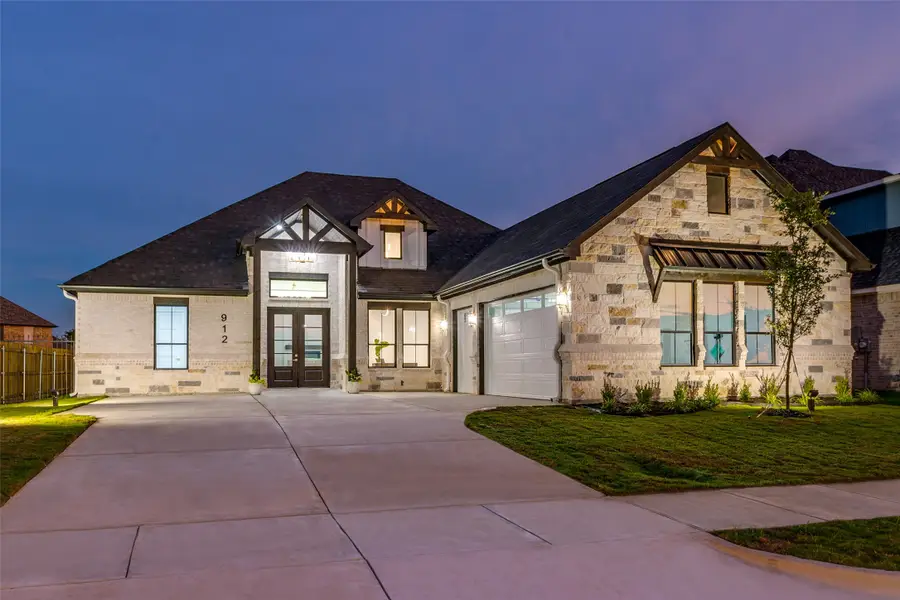 912 Bandon Dunes Drive, Burleson, TX 76028 - Image #2