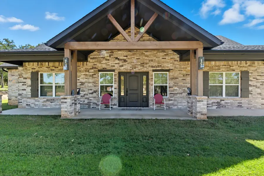 245 Creek Crossing Street, Alvord, TX 76225 - Image #3