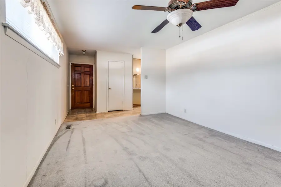 3722 Devonshire Court E, Irving, TX 75062 - Image #2