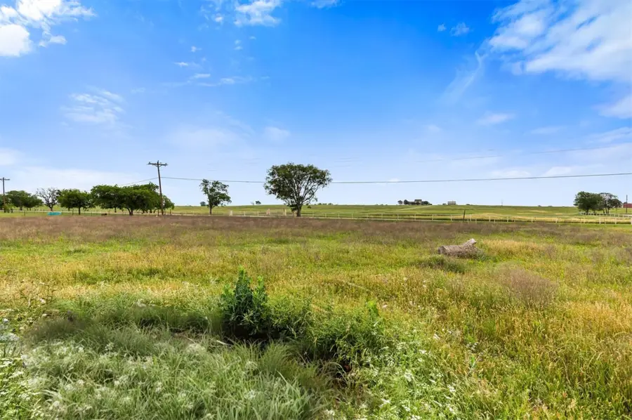 729 Twin Bends Road, Crawford, TX 76638 - Image #2