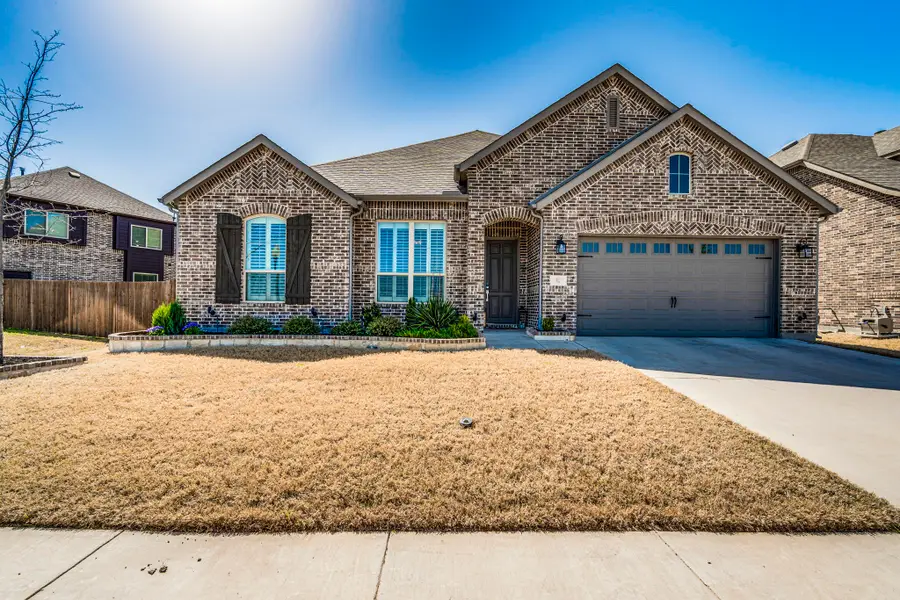 512 Country Meadows Boulevard, Waxahachie, TX 75165 - Image #2