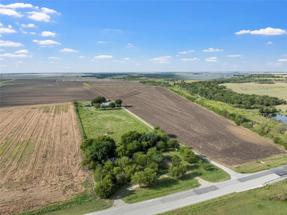 6039 Cottonwood Road, Abbott, TX 76621 - Image #1