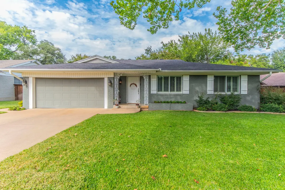 4128 Selkirk Drive W, Fort Worth, TX 76109 - Image #1