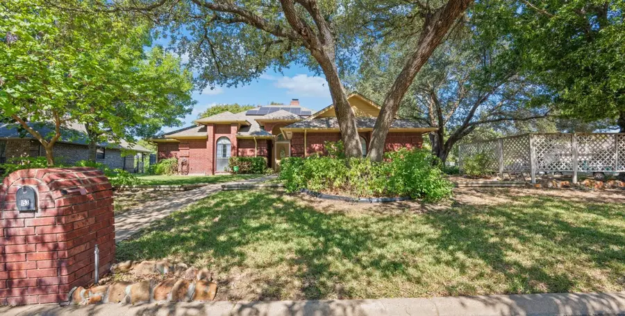 153 Sandlewood Lane, Burleson, TX 76028 - Image #2