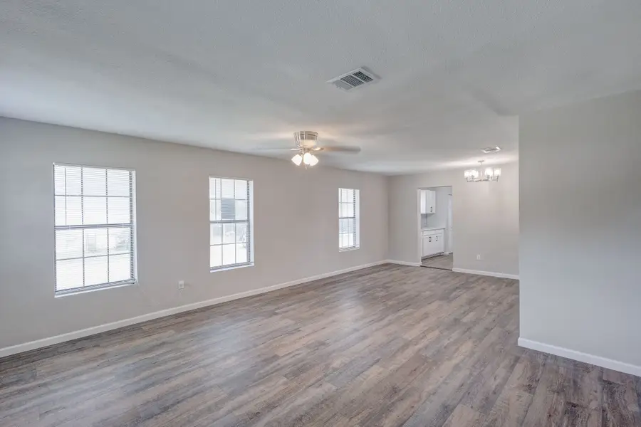 1260 E Mulkey Street, Fort Worth, TX 76104 - Image #2