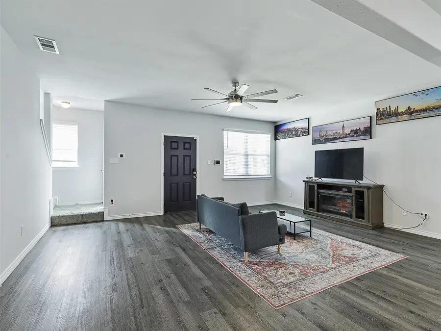 5649 Willamette Drive, Fort Worth, TX 76119 - Image #3