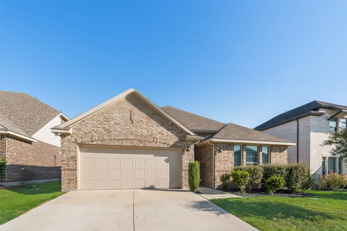 624 Hazeltine Road, Red Oak, TX 75154 - Image #1