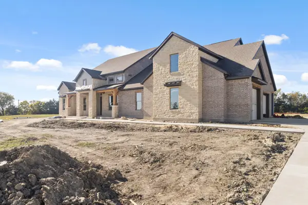 305 Chapel View Court, Heath, TX 75032