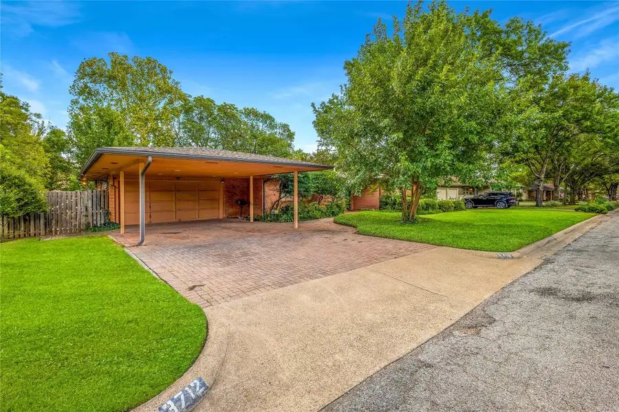 3712 Scranton Drive, Richland Hills, TX 76118 - Image #2