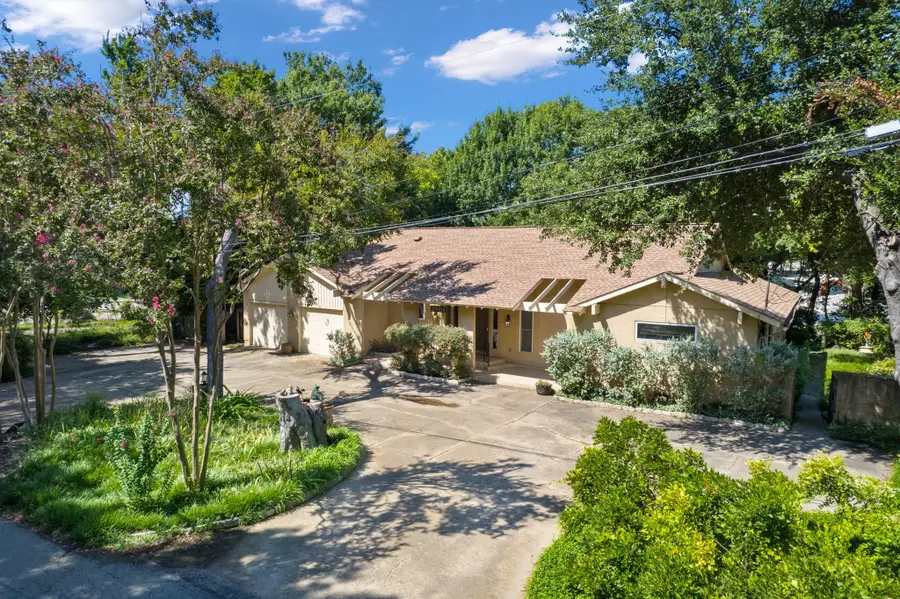 2901 N Sunbeck Circle, Farmers Branch, TX 75234 - Image #3