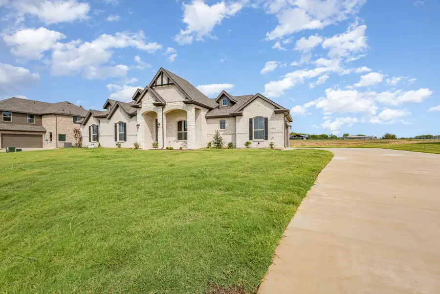 6044 Mango, Sanger, TX 76266 - Image #2