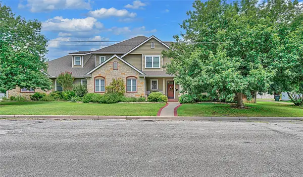 1317 Hackberry Street, Clifton, TX 76634