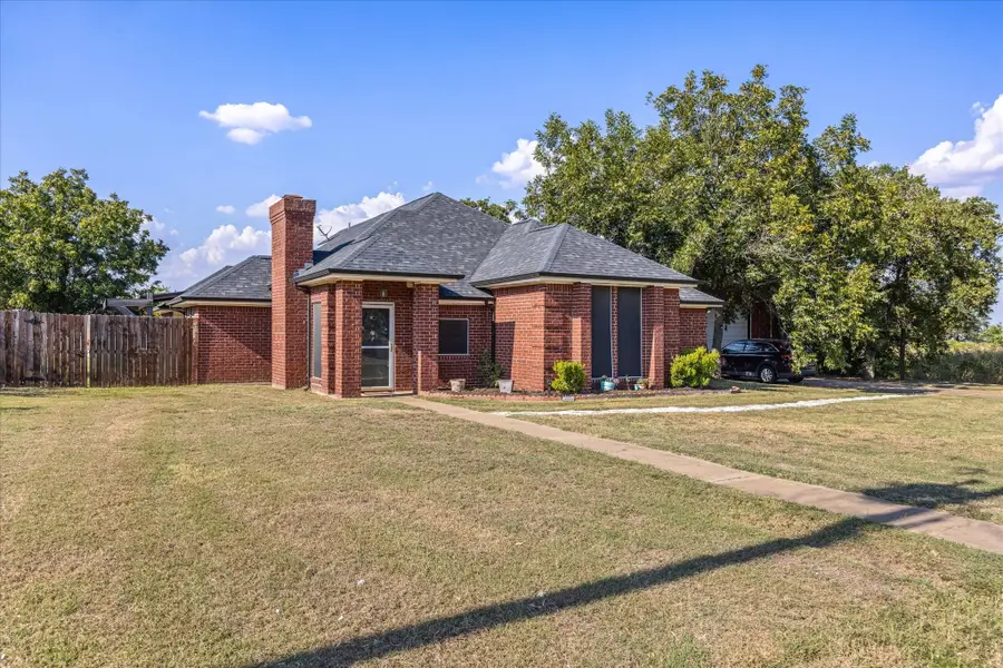 614 Overhill Road, Granbury, TX 76048 - Image #2