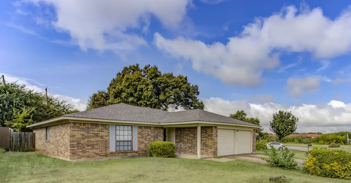 3753 Misty Meadow Drive, Fort Worth, TX 76133 - Image #1