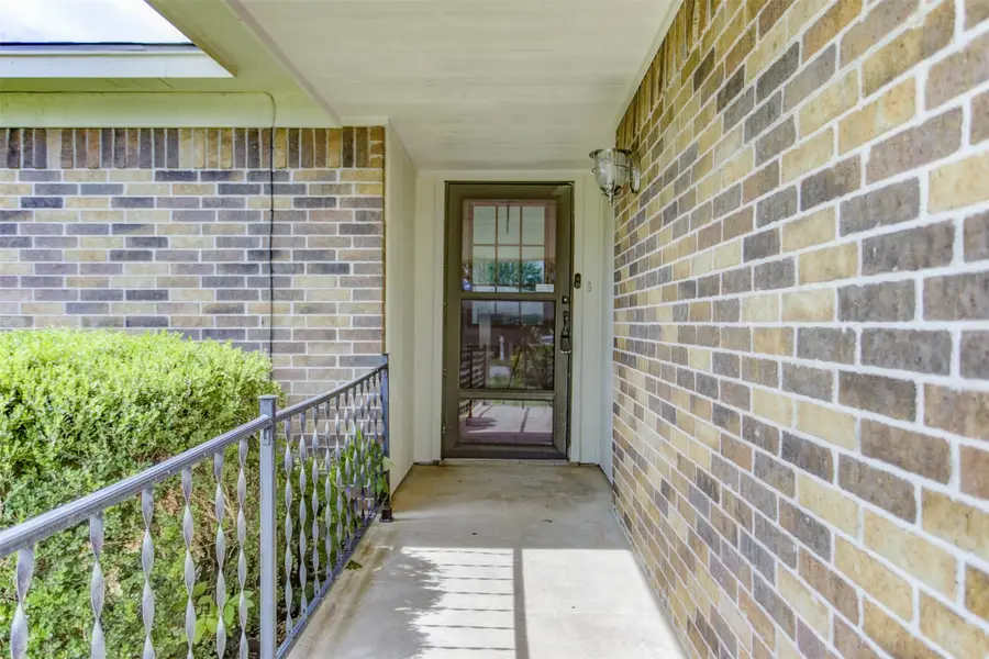 3753 Misty Meadow Drive, Fort Worth, TX 76133 - Image #2