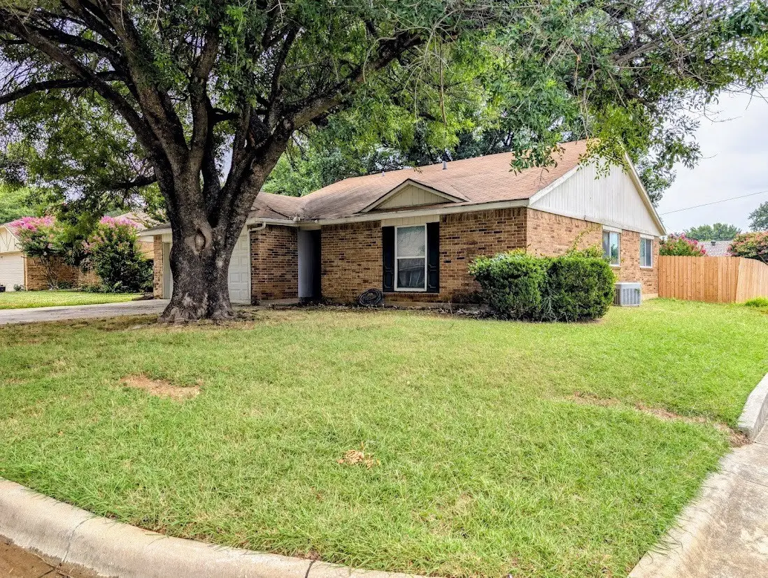 1901 Bosque Lane, Arlington, TX 76006 - Image #1