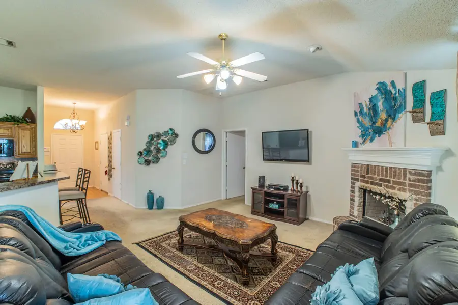 1634 Powder Horn Lane, Arlington, TX 76018 - Image #2