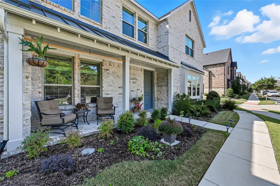 204 Venice Avenue, Flower Mound, TX 75028 - Image #2