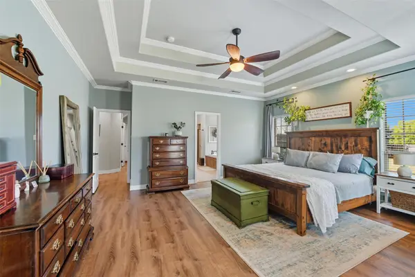 100 Overton Ridge Circle, Weatherford, TX 76088