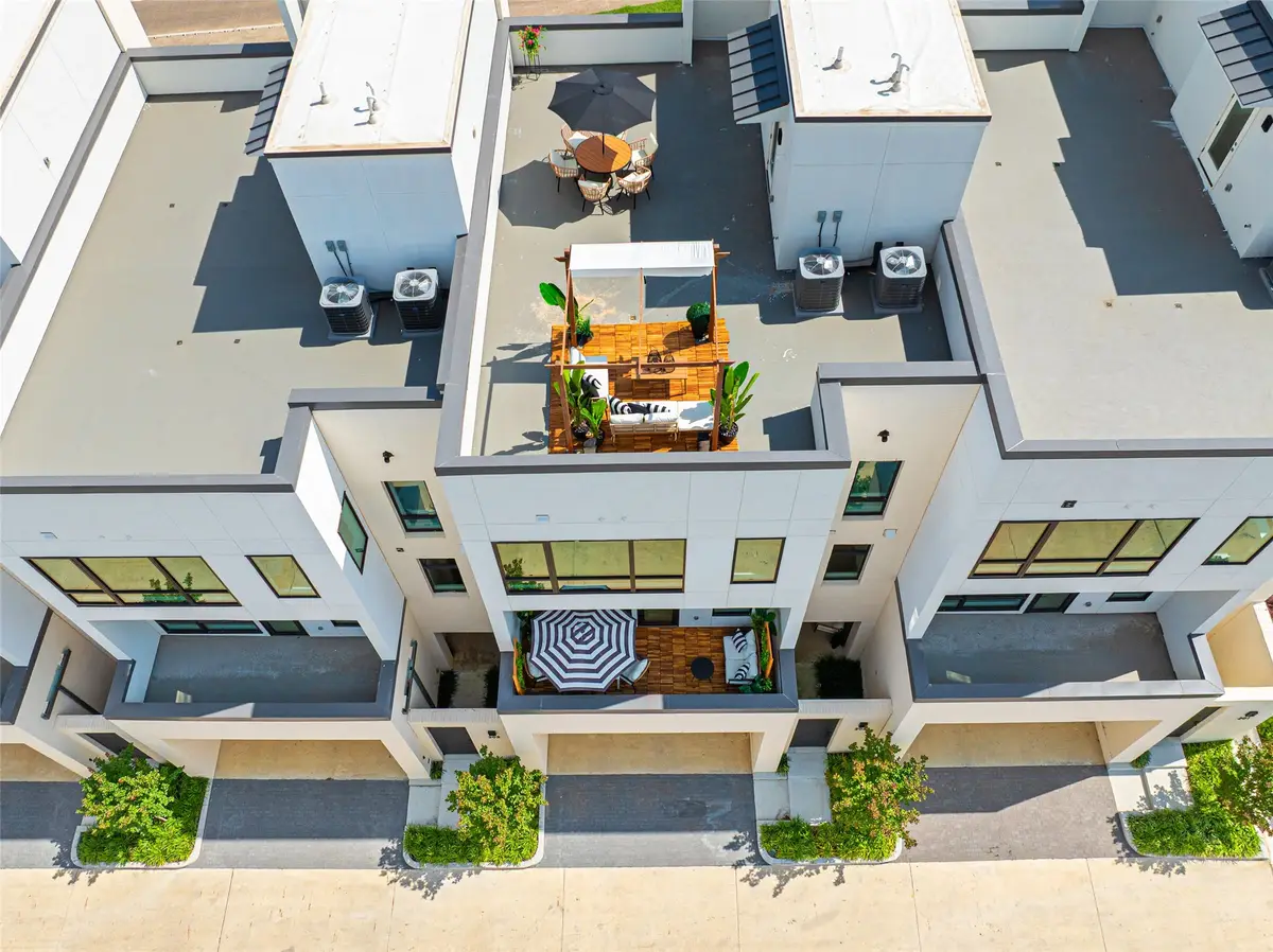 610 N Oak Cliff Boulevard #204, Dallas, TX 75208 - Image #1