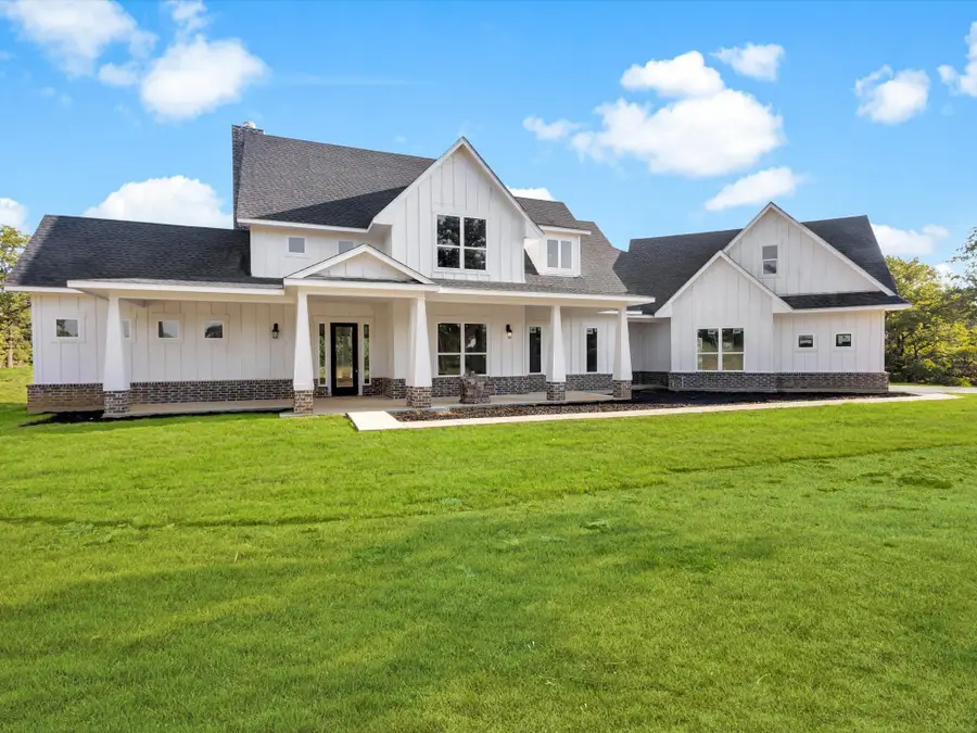 247 Silver Lakes Drive, Sunset, TX 76270 - Image #2