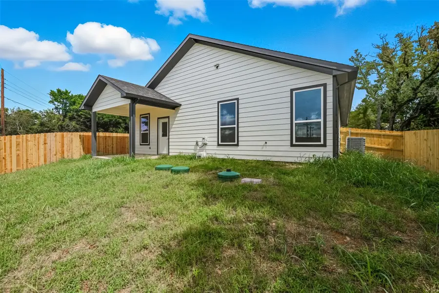 4302 Mountain Hollow Drive, Granbury, TX 76048 - Image #2