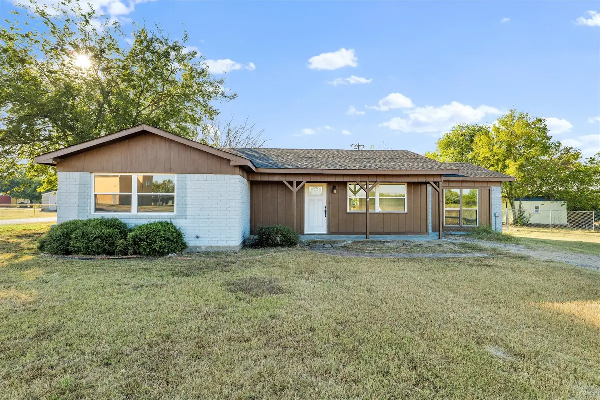 100 W Dilworth, Italy, TX 76651 - Image #1